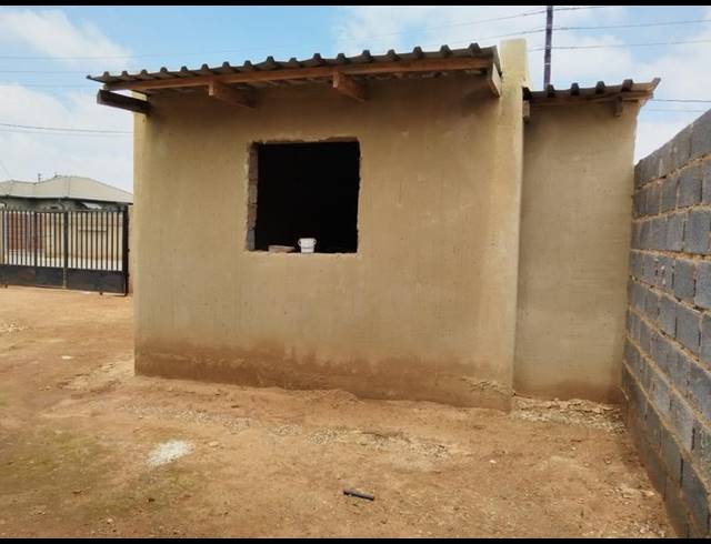 2 BEDROOM HOUSE FOR SALE IN PROTEA GLEN EXT